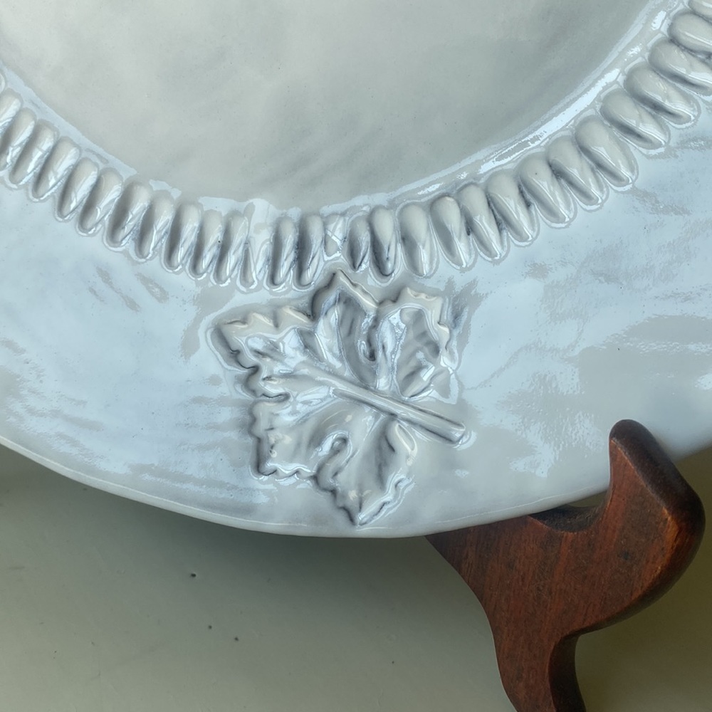 Vietri Dinner Plate Incanto - Discontinued Grape Pattern LIKE NEW - Picture 2 of 5